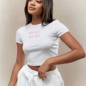 MISSGUIDED "WIFEY TO BE" Cropped / Baby T-Shirt